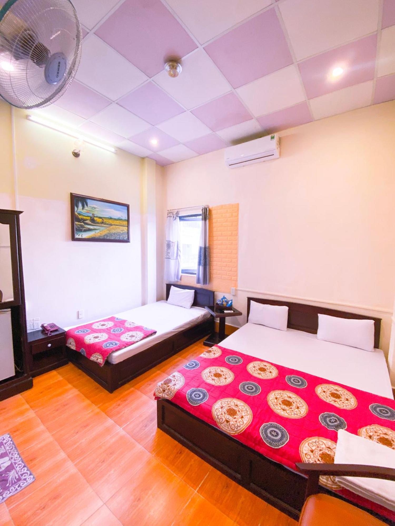 Khach San Nam Do 1 Hotel Кан То Екстериор снимка