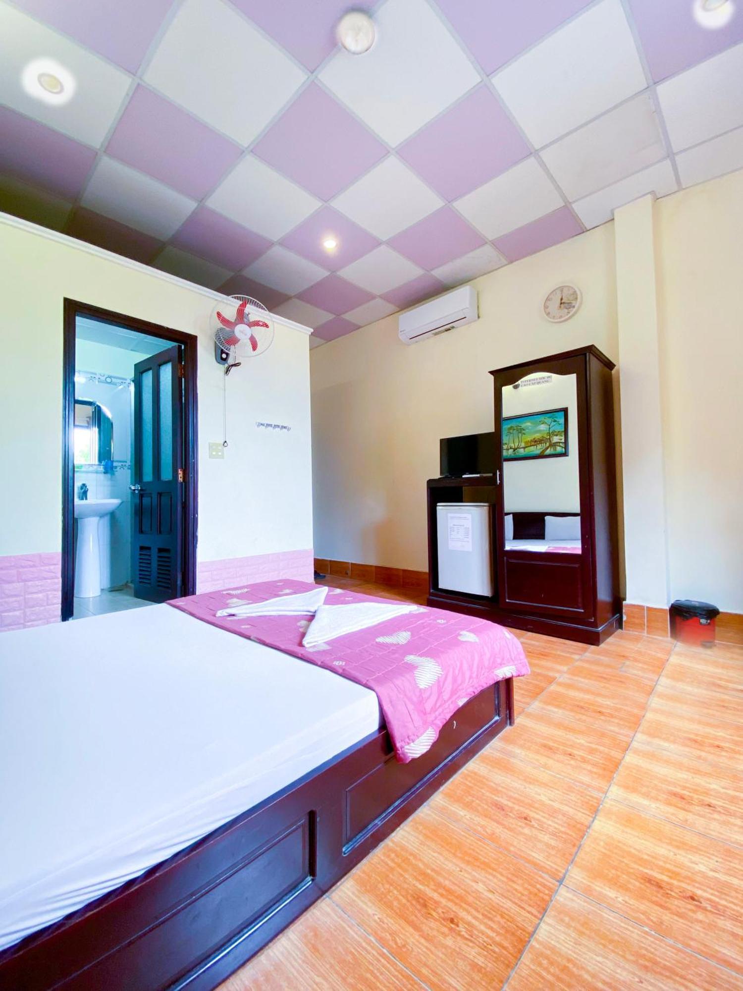 Khach San Nam Do 1 Hotel Кан То Екстериор снимка