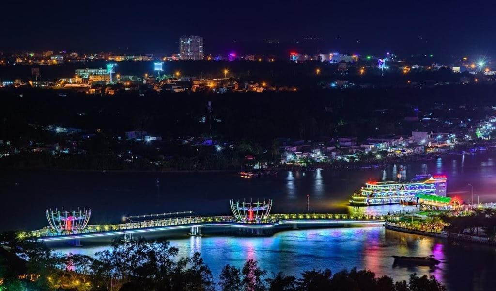 Khach San Nam Do 1 Hotel Кан То Екстериор снимка